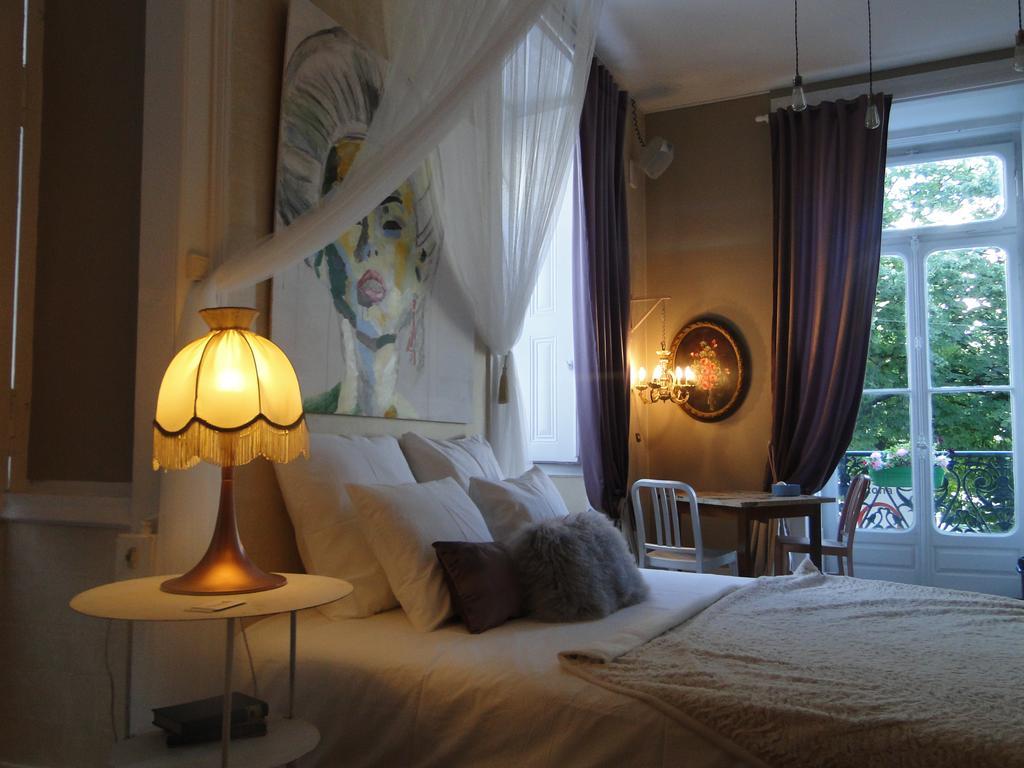 Hotel The Pessoa Lisbona Esterno foto